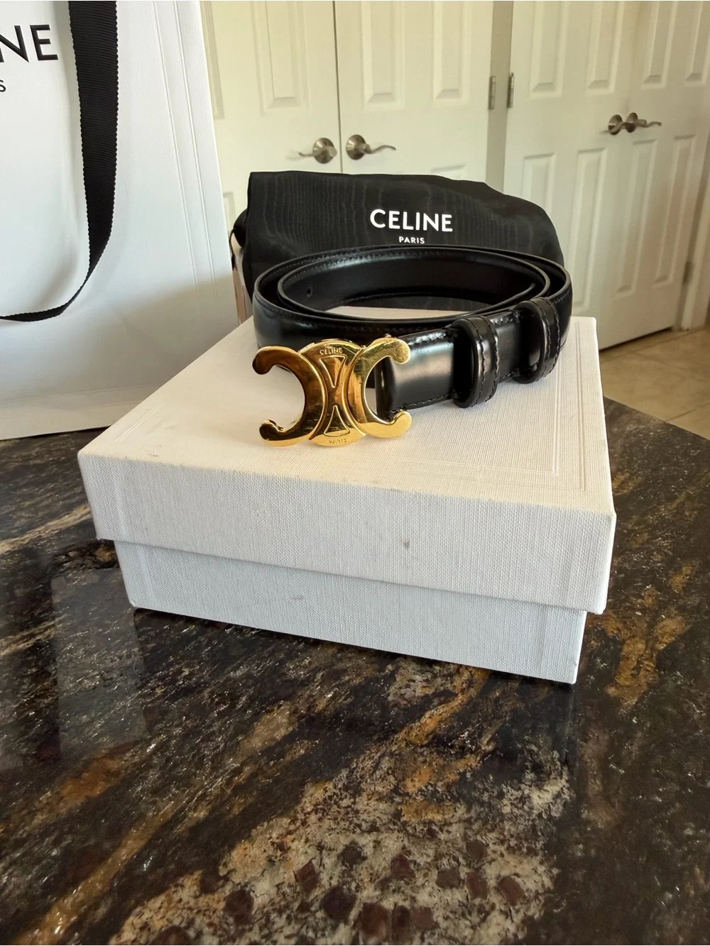 Celine Leather Woman’s Belt Size 75 - Picture 3 of 9